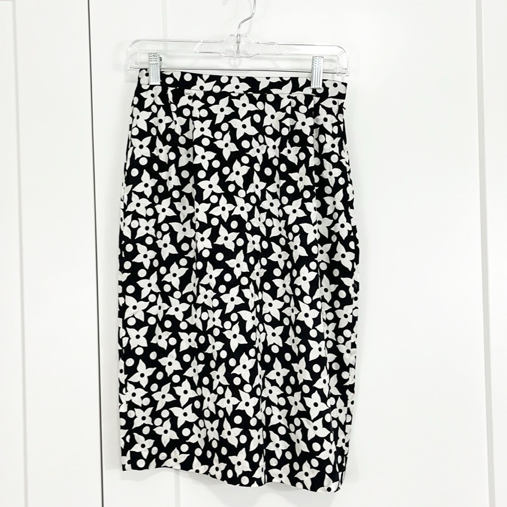 Vintage Marshall Fields Size 4 Silk Black, White, Floral Skirt